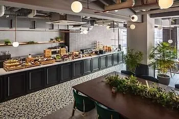 The Lively Osaka Honmachi Hotel