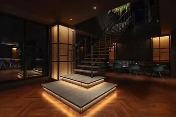 The Lively Osaka Honmachi Hotel