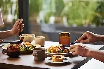 The Lively Osaka Honmachi Hotel
